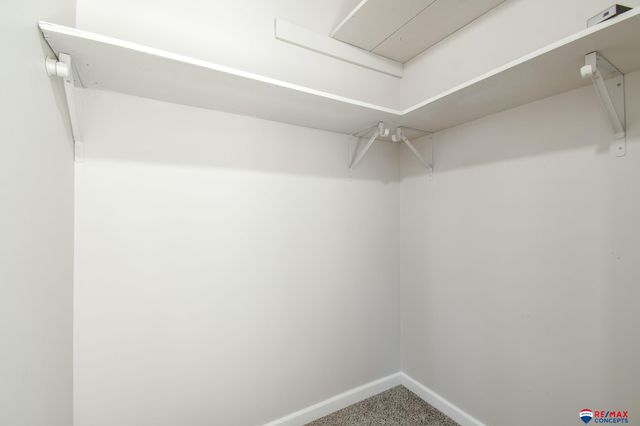 8072 Grand Avenue, Omaha, NE 68134