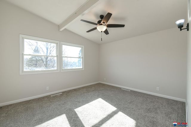 8072 Grand Avenue, Omaha, NE 68134