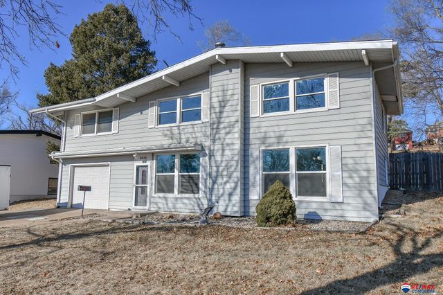 8072 Grand Avenue, Omaha, NE 68134