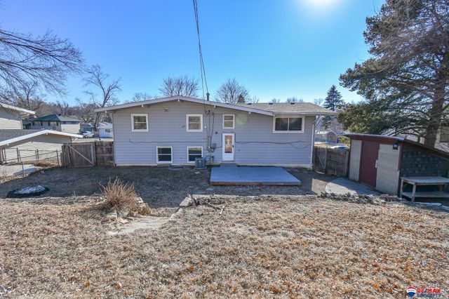 8072 Grand Avenue, Omaha, NE 68134