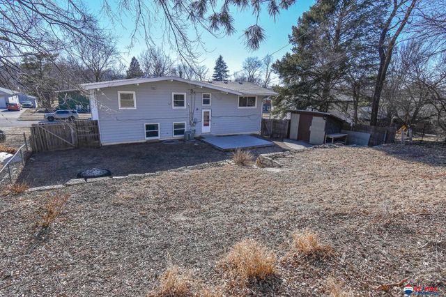 8072 Grand Avenue, Omaha, NE 68134