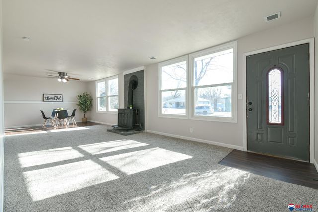 8072 Grand Avenue, Omaha, NE 68134