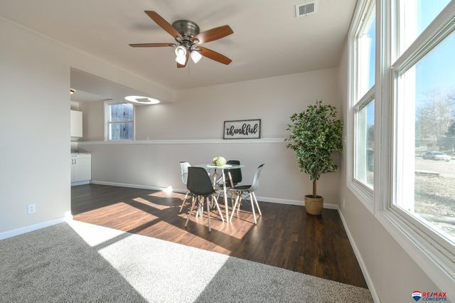 8072 Grand Avenue, Omaha, NE 68134