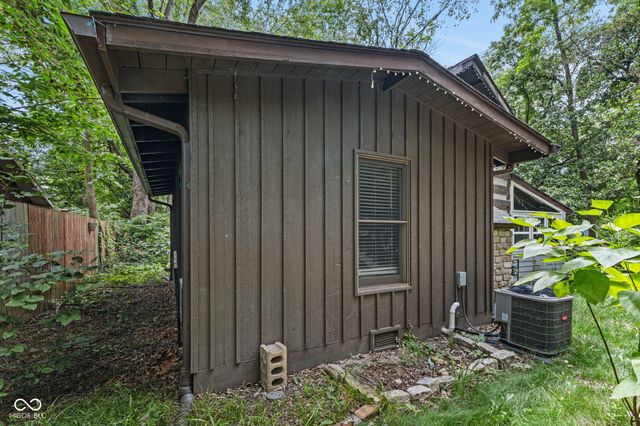 1737 E 72nd Street, Indianapolis, IN 46240