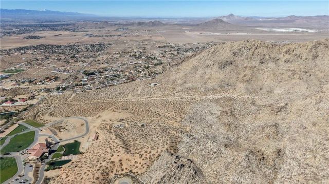 23545 Valley Crest, Apple Valley, CA 92307