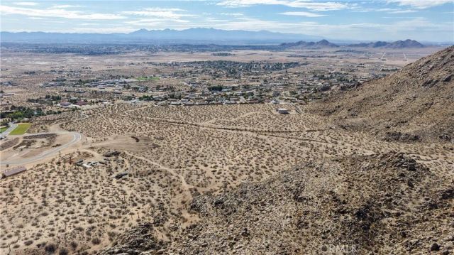 23545 Valley Crest, Apple Valley, CA 92307