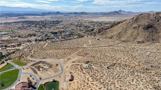 23545 Valley Crest, Apple Valley, CA 92307