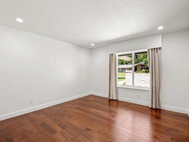 3213 W La Costa Avenue, Fresno, CA 93711