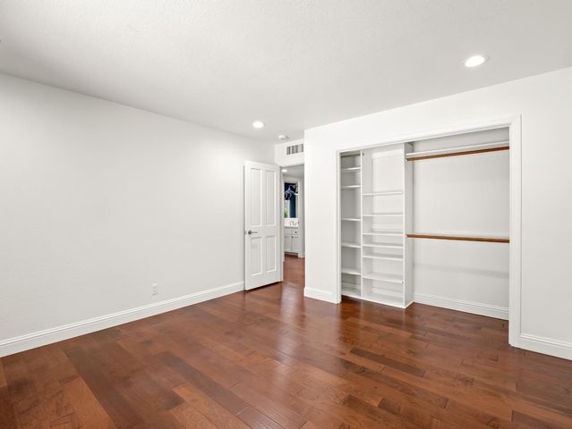 3213 W La Costa Avenue, Fresno, CA 93711