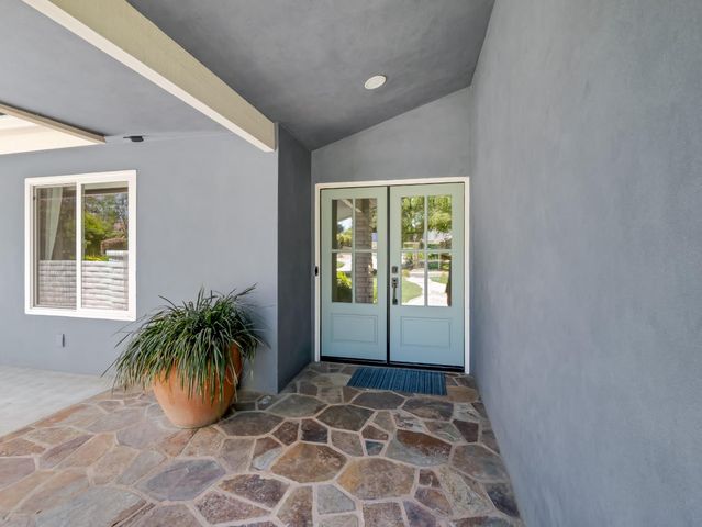 3213 W La Costa Avenue, Fresno, CA 93711
