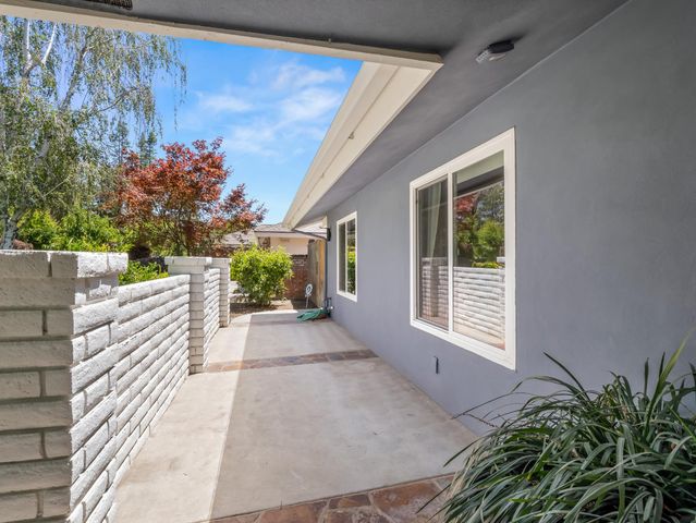 3213 W La Costa Avenue, Fresno, CA 93711