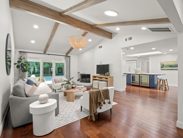 3213 W La Costa Avenue, Fresno, CA 93711