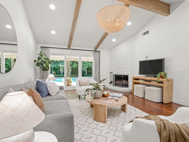 3213 W La Costa Avenue, Fresno, CA 93711