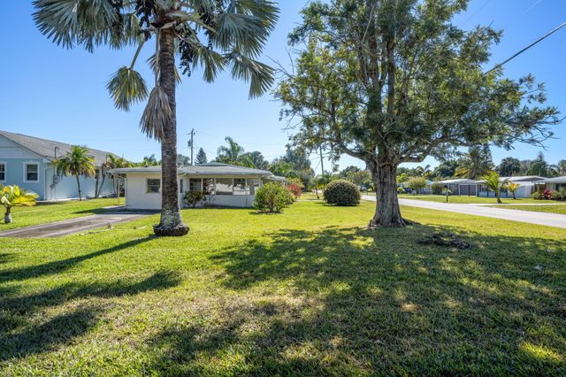 1490 3rd Court, Vero Beach, FL 32960