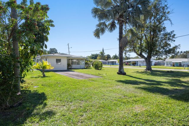 1490 3rd Court, Vero Beach, FL 32960