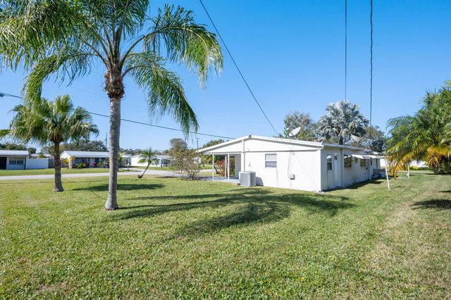 1490 3rd Court, Vero Beach, FL 32960