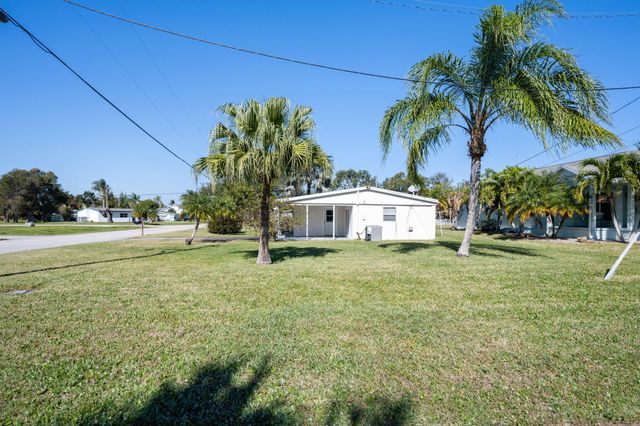 1490 3rd Court, Vero Beach, FL 32960