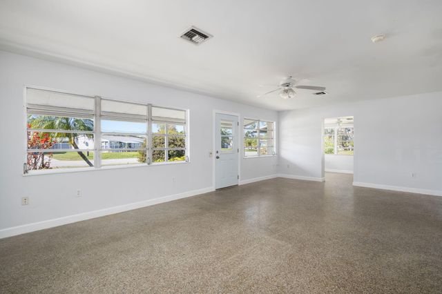 1490 3rd Court, Vero Beach, FL 32960