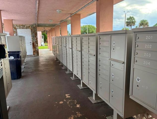 19805 SW 114th Ave 218, Miami, FL 33157