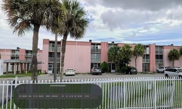 19805 SW 114th Ave 218, Miami, FL 33157