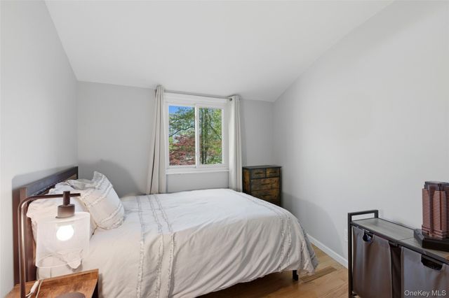 26 Woodchuck Lane, East Setauket, NY 11733
