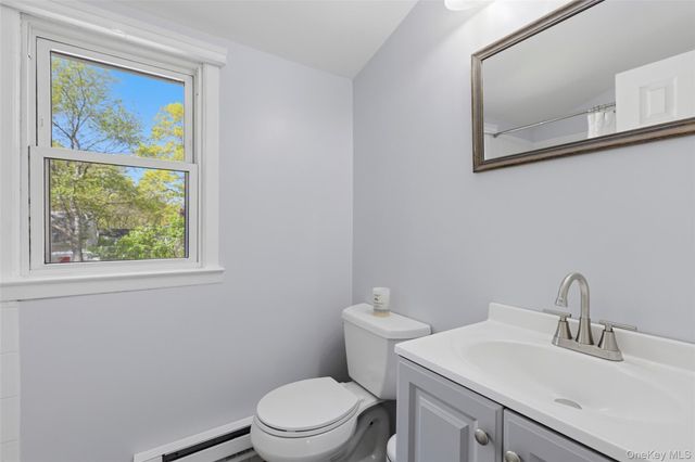 26 Woodchuck Lane, East Setauket, NY 11733