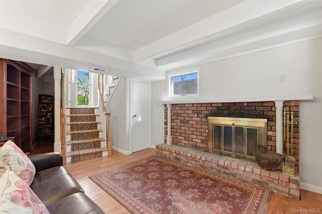26 Woodchuck Lane, East Setauket, NY 11733