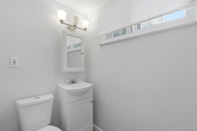 26 Woodchuck Lane, East Setauket, NY 11733