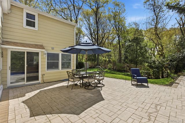 26 Woodchuck Lane, East Setauket, NY 11733