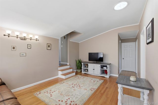 26 Woodchuck Lane, East Setauket, NY 11733
