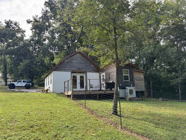 1585 Bridgewood Rd, Clarksville, TN 37040