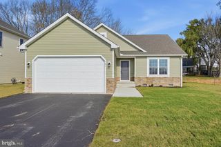 101 FAIRFAX LN, Dover, DE 19901