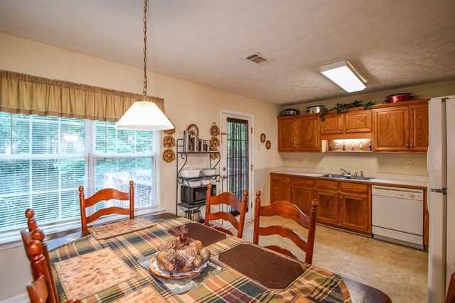 3864 Amber Glen Lane, Gainesville, GA 30507