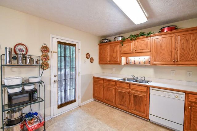 3864 Amber Glen Lane, Gainesville, GA 30507