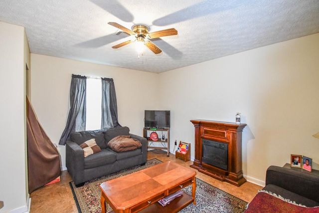 3864 Amber Glen Lane, Gainesville, GA 30507