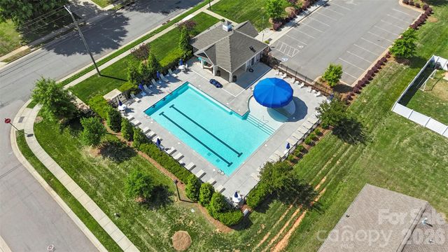 7923 Shiny Meadow Lane, Charlotte, NC 28215