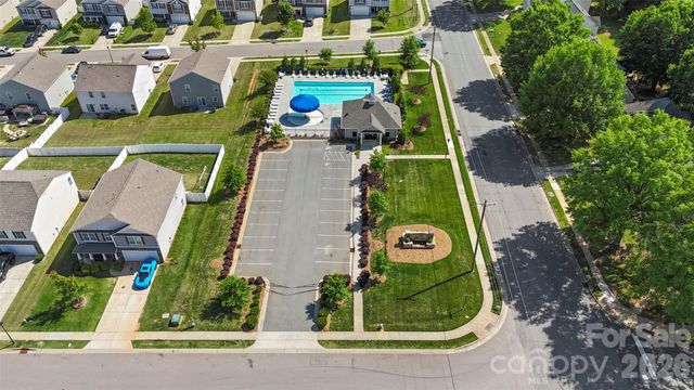 7923 Shiny Meadow Lane, Charlotte, NC 28215