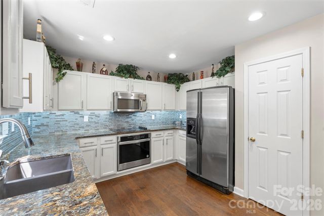 7923 Shiny Meadow Lane, Charlotte, NC 28215