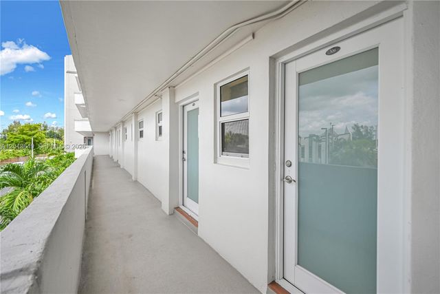 1075 NE Miami Gardens Drive 306, Miami, FL 33179
