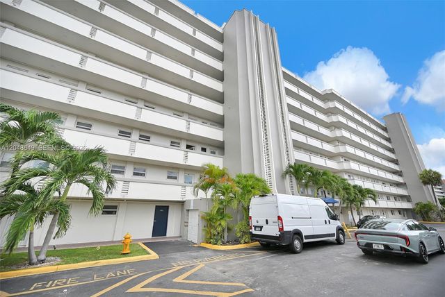 1075 NE Miami Gardens Drive 306, Miami, FL 33179