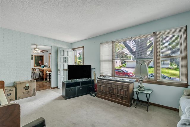 4550 Sheridan Street, Davenport, IA 52806