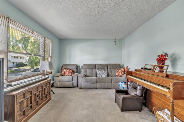 4550 Sheridan Street, Davenport, IA 52806