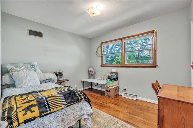 4550 Sheridan Street, Davenport, IA 52806