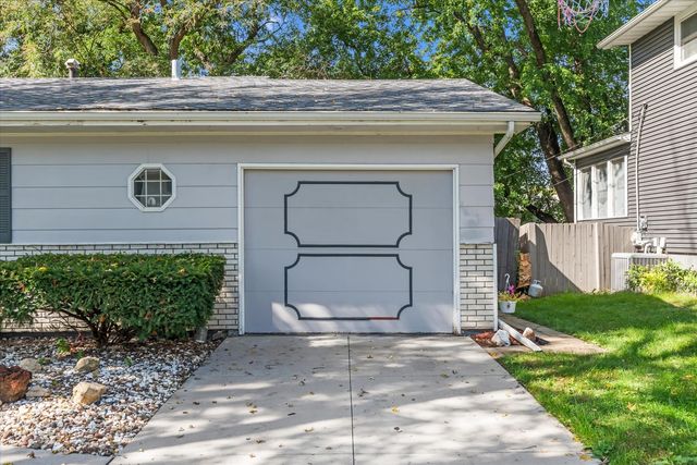 4550 Sheridan Street, Davenport, IA 52806