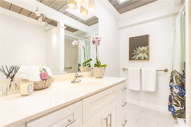 1575 Ulupii Street, Kailua, HI 96734