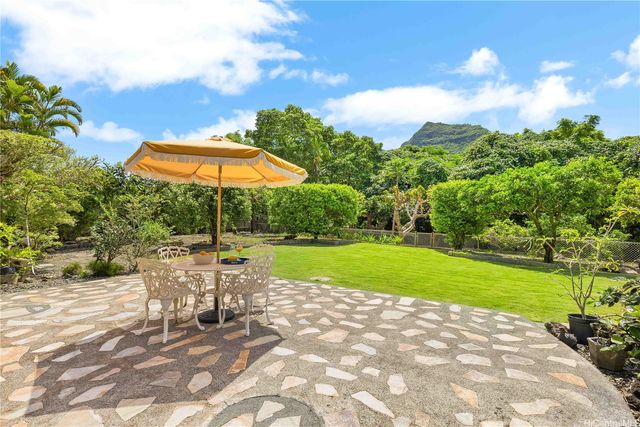 1575 Ulupii Street, Kailua, HI 96734
