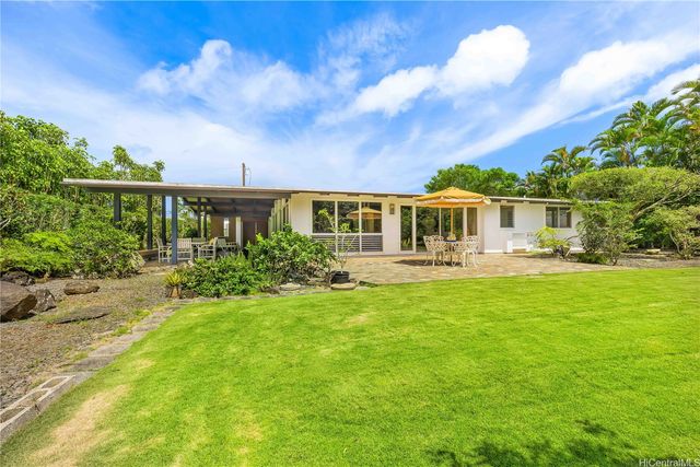 1575 Ulupii Street, Kailua, HI 96734