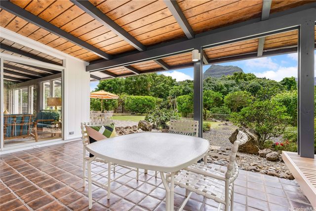 1575 Ulupii Street, Kailua, HI 96734