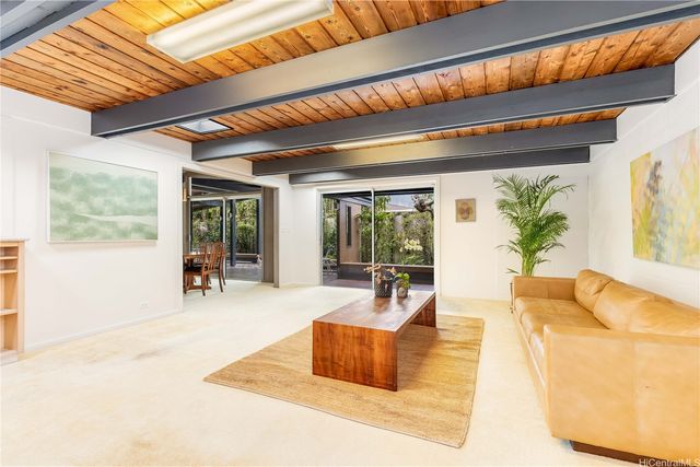 1575 Ulupii Street, Kailua, HI 96734