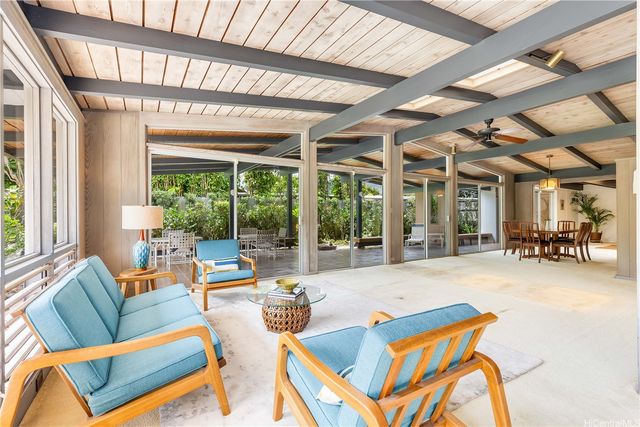 1575 Ulupii Street, Kailua, HI 96734